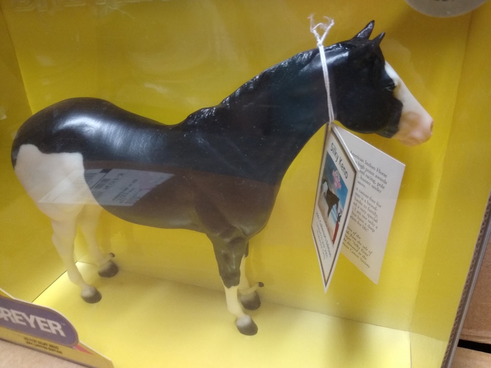 Breyer 1127 2001 Champion Paint Horse Silky Keno